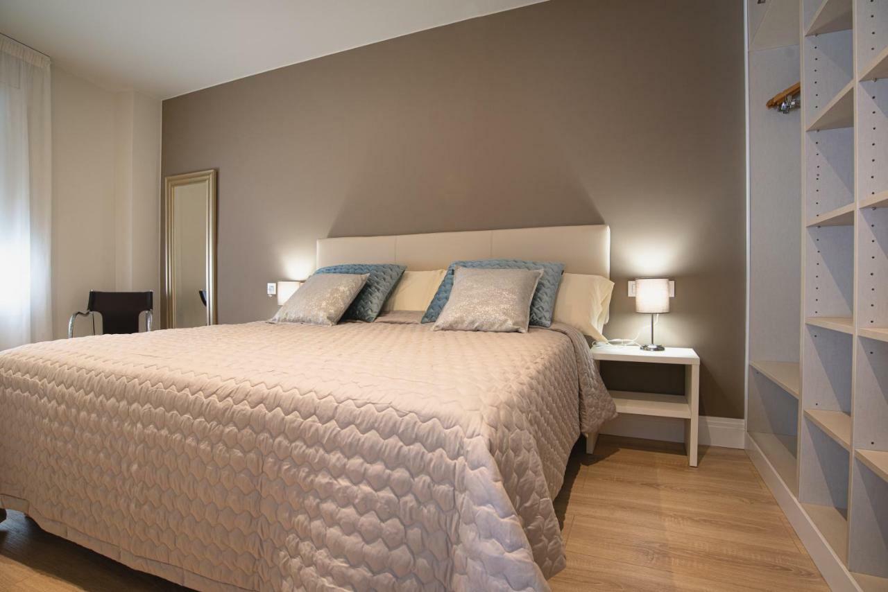 Apartamentos Hotel Pirineos فيغيريس المظهر الخارجي الصورة