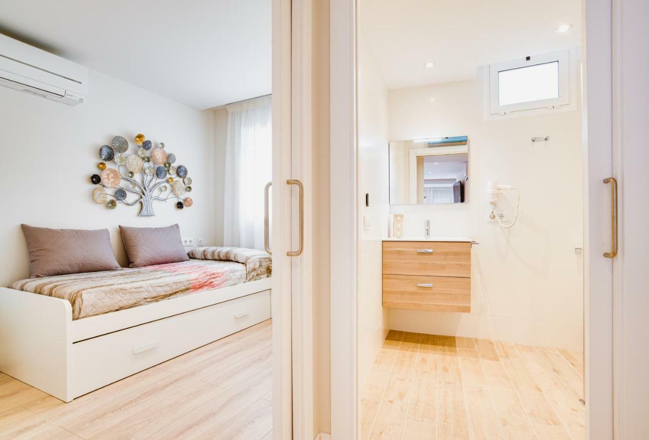 Apartamentos Hotel Pirineos فيغيريس المظهر الخارجي الصورة